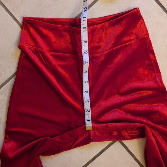 NWT ModCloth Loving the Luxe Life Velvet Flare leg Vibrant Hollyberry Red size M - Picture 8 of 12